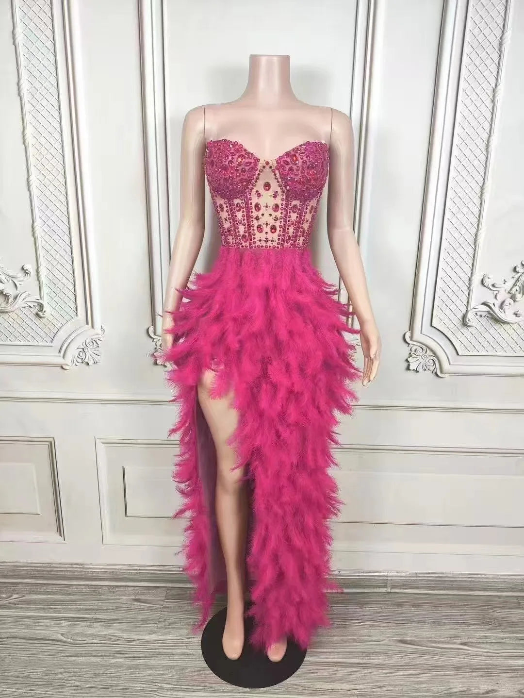 Fashion 2025new sexy Latin dance dress with airy hollow design, feather skirt hanging neck skirt