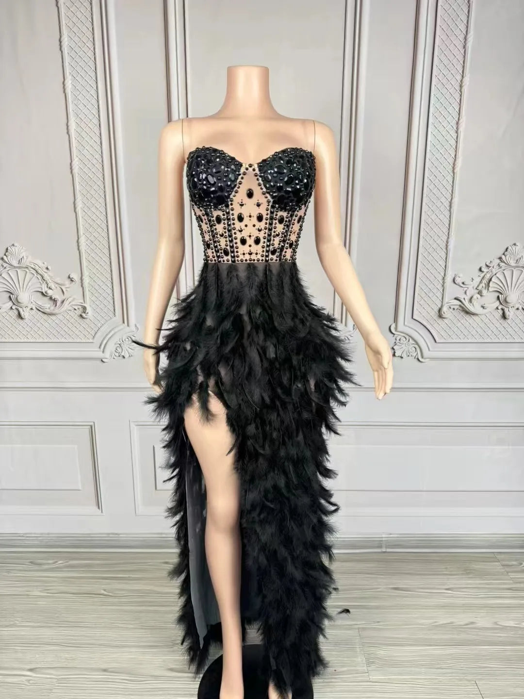 Fashion 2025new sexy Latin dance dress with airy hollow design, feather skirt hanging neck skirt